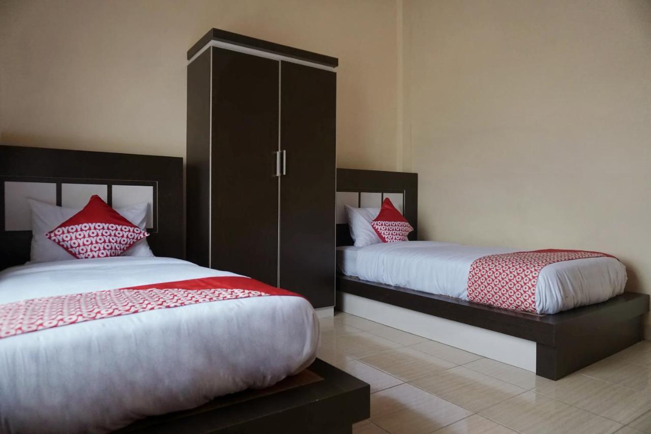 Oyo 1394 Rumaisa Homestay Syariah Pekanbaru Buitenkant foto