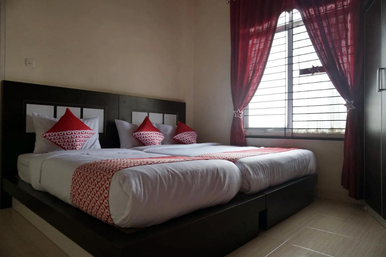 Oyo 1394 Rumaisa Homestay Syariah Pekanbaru Buitenkant foto
