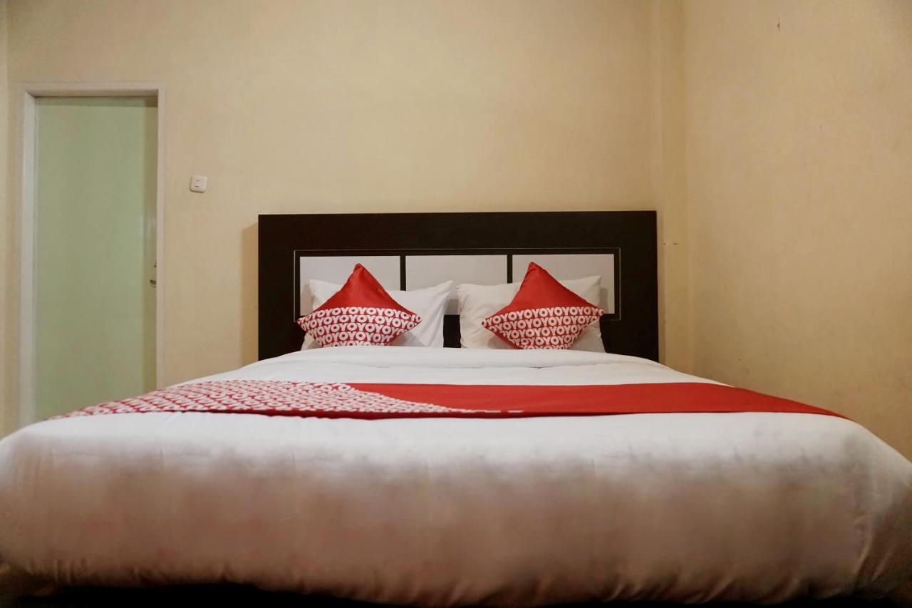 Oyo 1394 Rumaisa Homestay Syariah Pekanbaru Buitenkant foto